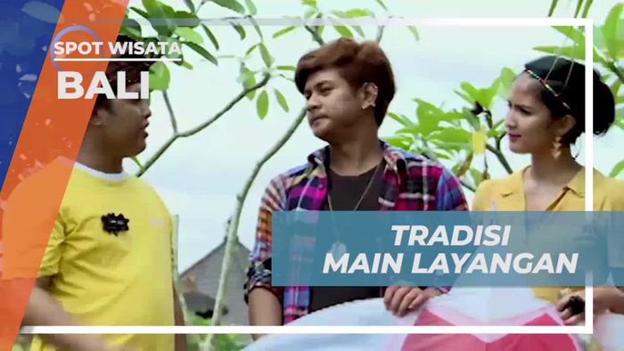 Menerbangkan Layangan dan Melaksanakan Ritual Tradisional di Bali