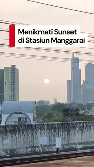 Video Spot Hunting Sunset di Stasiun Manggarai Jakarta