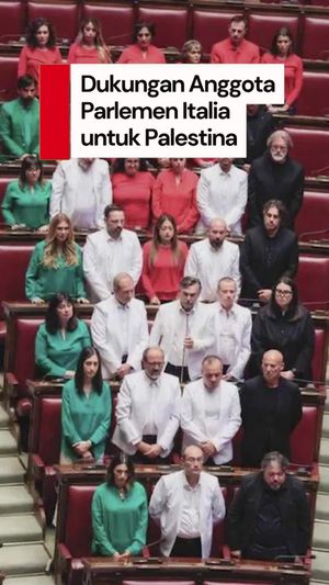 Video: Anggota Parlemen Italia Bentuk Formasi Bendera Palestina saat Sidang