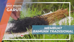 Membakar Jerami dan Mengolah Abu untuk Ramuan Penghilang Gatal di Kampung Belanda, Garut  