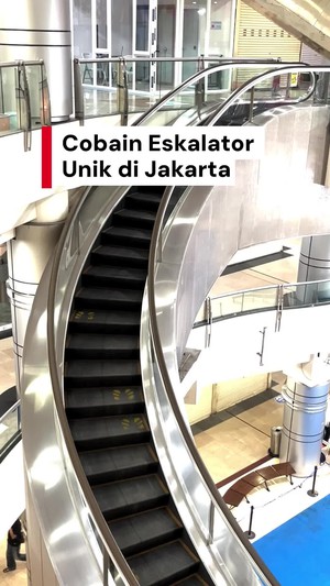 Video: POV Naik Eskalator Melengkung yang Ada di Jakarta
