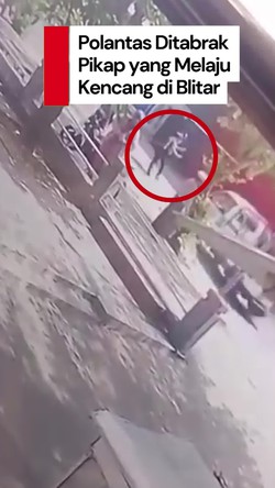 Video: Detik-detik Polantas Ditabrak Pikap saat Operasi Lalin di Blitar