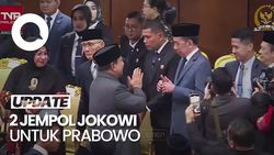 Video: Prabowo Beri Salam Hormat, Dibalas 2 Jempol oleh Jokowi