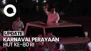 Video: Prabowo Sapa Warga dari Atas Maung saat Tiba di Lokasi Karnaval