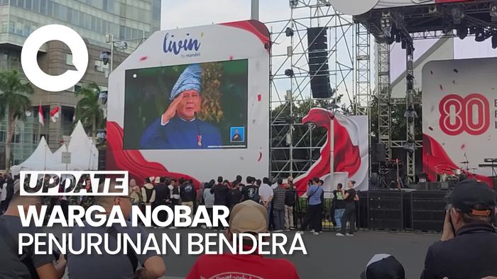 Video: Warga Nobar Penurunan Bendera Merah Putih di Bundaran HI