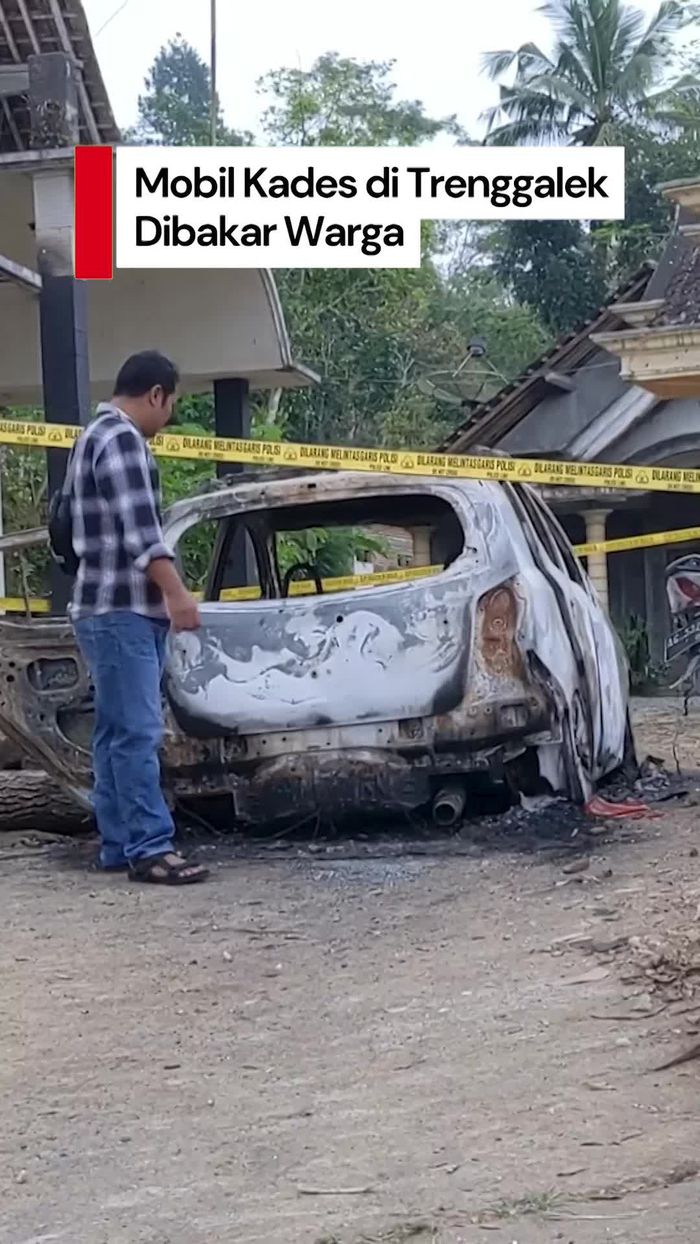  Video: Kades di Trenggalek Diserang Warga, Mobilnya Dibakar
