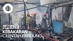 Video: Kebakaran Hanguskan 11 Bangunan di Cilentah Bandung