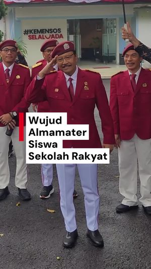 Video: Gus Ipul Perkenalkan Almamater-Baret Merah Siswa Sekolah Rakyat