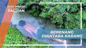 Serunya Berenang di Antara Karang Pantai Jantur, Pacitan