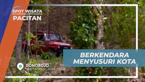 Menyusuri Jalan Indah di Donorojo, Pacitan