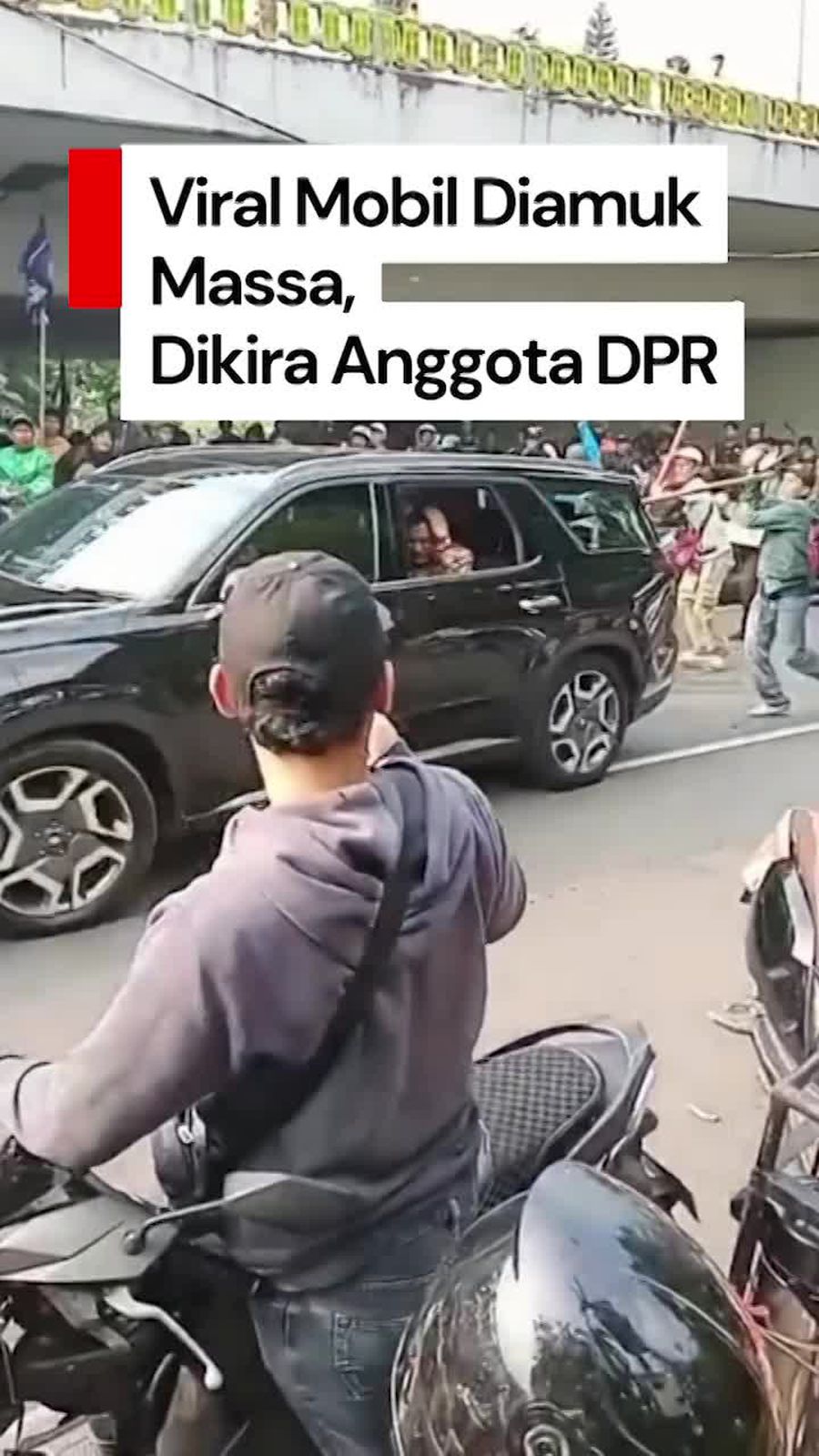 Video Viral Mobil Pelat ZZH Diserang Massa, Dikira Anggota DPR