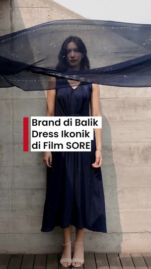 Video: Ternyata Ini Brand di Balik Dress Ikonik Sheila Dara di Film SORE