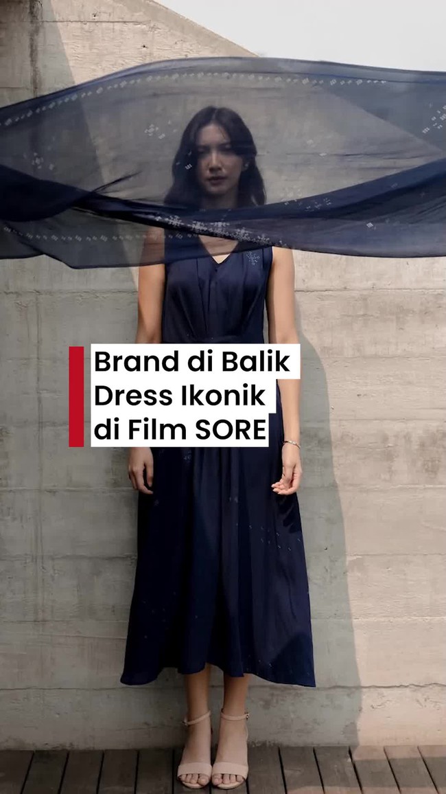 Video: Ternyata Ini Brand di Balik Dress Ikonik Sheila Dara di Film SORE