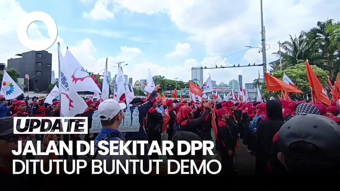 Video: Ribuan Buruh Demo di DPR, Jalan Gatsu Arah Slipi Ditutup