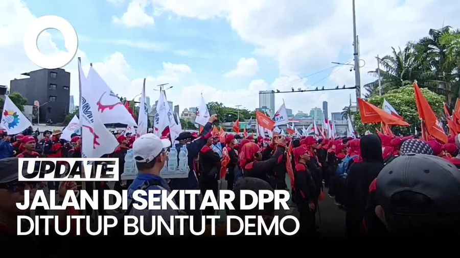 Video: Ribuan Buruh Demo di DPR, Jalan Gatsu Arah Slipi Ditutup