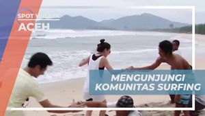 Mengunjungi Komunitas Surfing di Aceh dan Mencoba Berselancar di Ombak yang Menantang  