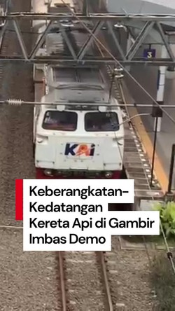 Video: Kereta Api Berhenti Luar Biasa di Jatinegara Imbas Demo Hari Ini