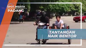 Menantang Diri Naik Bentor dengan Penutup Kepala di Padang  
