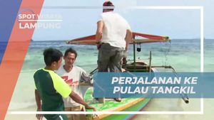 Menyebrang ke Pulau Tangkil dengan Perahu di Lampung  