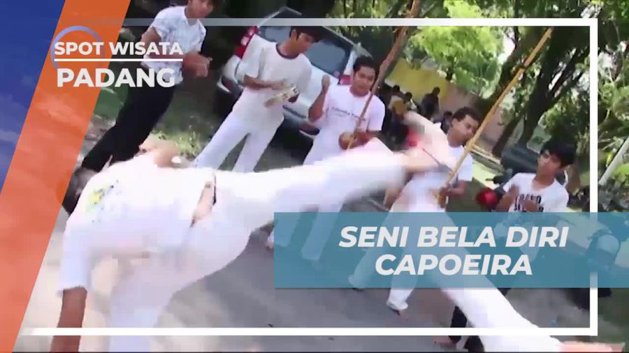 Menyaksikan Latihan Seni Bela Diri Capoeira di Padang  