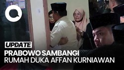 Video: Momen Prabowo Peluk Keluarga Affan Saat Melayat ke Rumah Duka