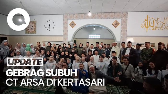 Video Suasana Haru Kala Anita Tanjung Umrahkan Dua Warga Kertasari Bandung