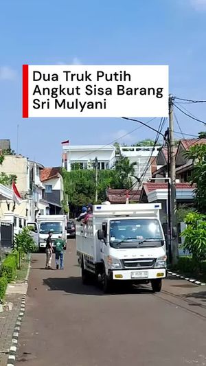 Video: Dua Truk Putih Angkut Sisa Barang Sri Mulyani Pasca-Penjarahan