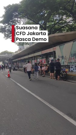 Video: Halte TJ Senayan yang Terbakar Jadi Spot Foto saat CFD