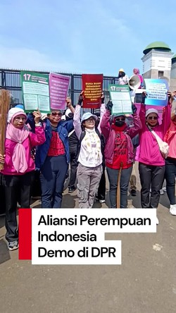 Video: Aksi Massa Perempuan di DPR, Bawa Foto Korban Tewas Imbas Demo