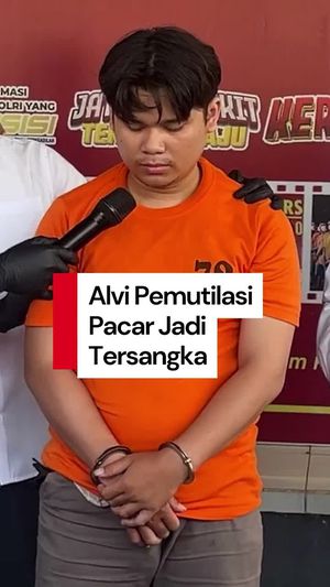  Video: Tampang Alvi Pemutilasi Pacar Berbaju Tahanan Usai Jadi Tersangka
