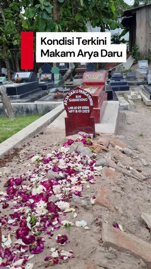 Video: Melihat Makam Arya Daru, Ternyata Sempat Diacak-acak OTK