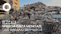 Video: Kisa Pilu Warga Gaza Mengais Sisa Barang di Reruntuhan Bangunan
