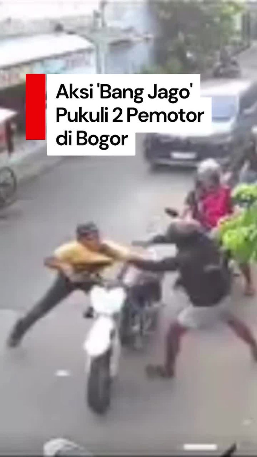 Video: Aksi Bang Jago Pukuli 2 Pemotor Usai Nyaris Senggolan di Bogor