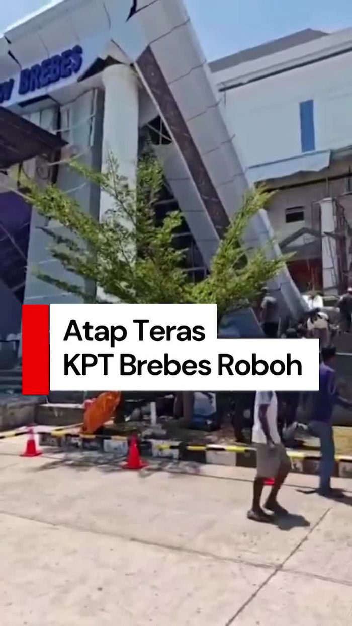 Video: Atap Teras KPT Brebes Roboh, 3 Pekerja Terluka
