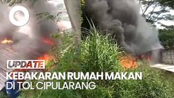 Video: Rumah Makan di Rest Area Tol Cipularang Dilalap Api