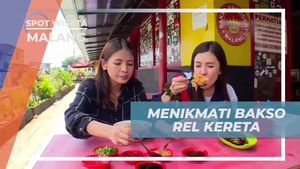 Menikmati Kuliner Bakso di Pinggir Rel Kereta yang Menarik di Malang