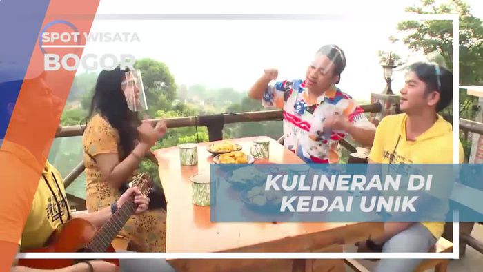 Makan dan Bernyanyi Bersama di Kedai Favorit dengan Pemandangan Asri di Bogor, Jawa Barat