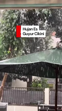 Video: Heboh Fenomena Hujan Es di Cikini Jakpus
