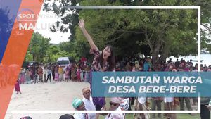 Menyambut Warga Desa Bere-Bere dengan Tradisi di Morotai, Maluku