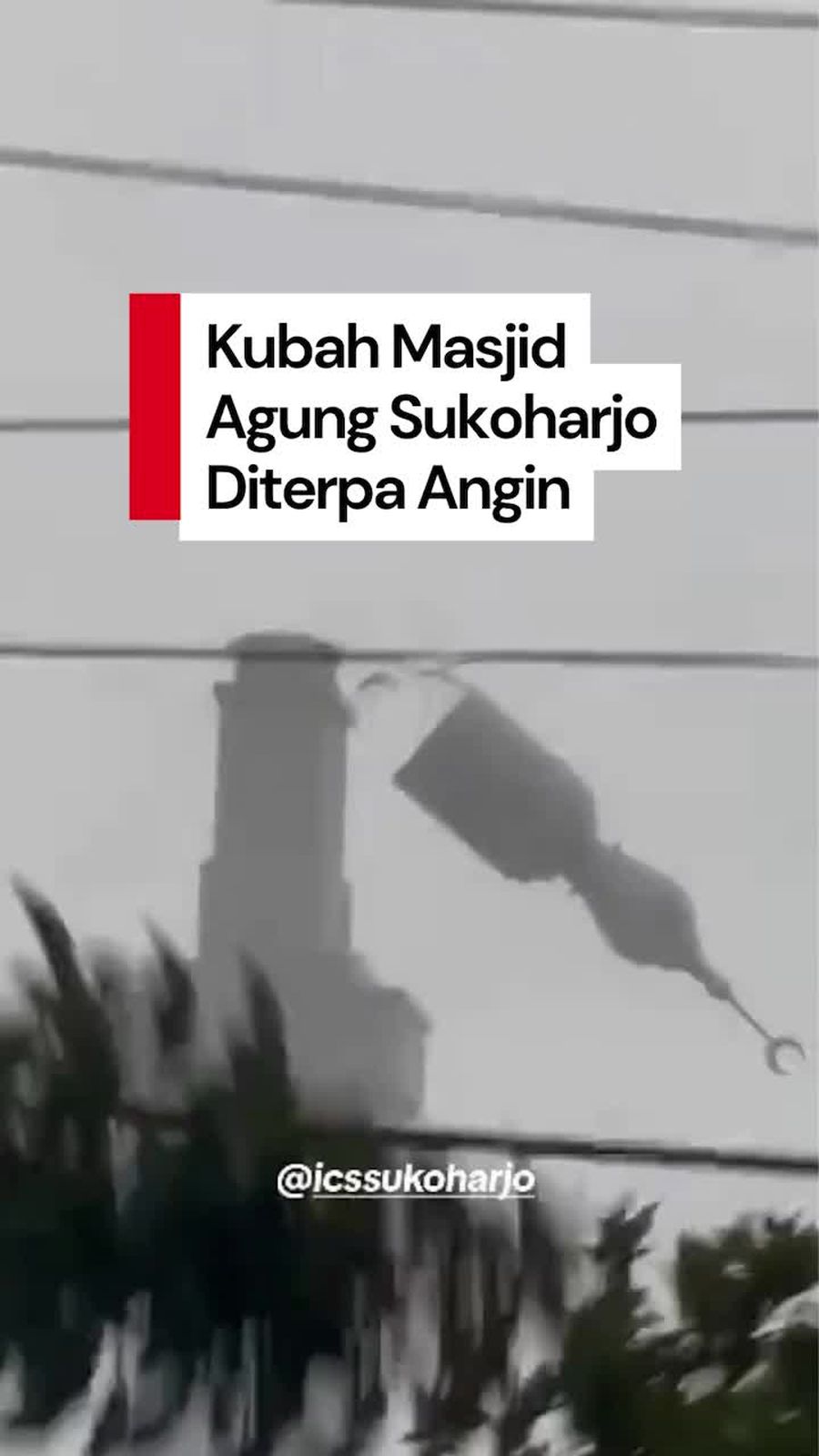 Video: Detik-detik Kubah Masjid Agung Sukoharjo Roboh Diterjang Angin