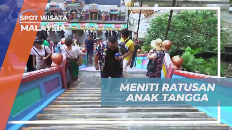 Meniti Ratusan Anak Tangga Menuju Goa di Batu Caves, Malaysia