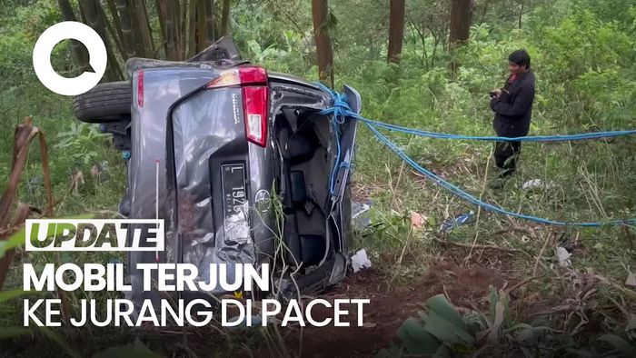  Video: Mobil Wisatawan Surabaya Terjun ke Jurang di Pacet, 2 Tewas