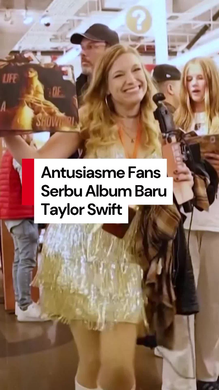Video: Fans Rela Antre Tengah Malam Demi Album Baru Taylor Swift