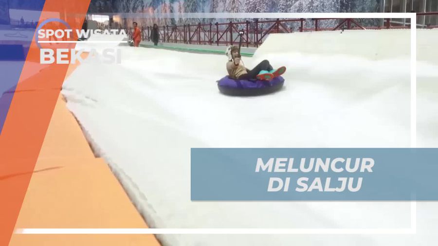Meluncur Riang Gembira di Wahana Snow Tube di Bekasi