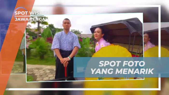 Berfoto Menarik di Bawah Bunga Sakura di Banyumas, Jawa Tengah