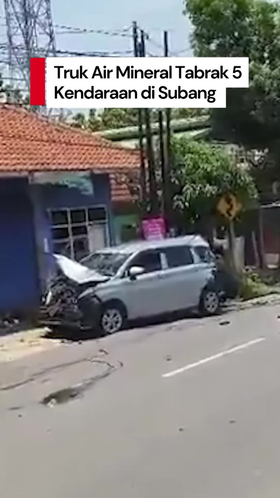 Video: Truk Air Mineral Tabrak 5 Kendaraan di Subang, 3 Orang Tewas