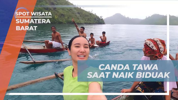 Ciptakan Momen Canda Saat Naik Biduak di Sumatera Barat