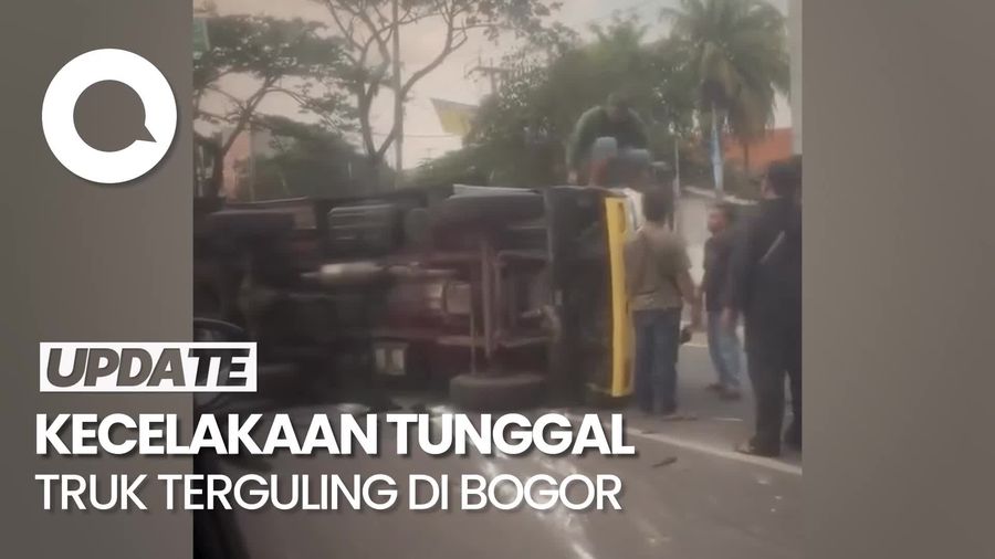 Video: Truk Terguling di Bogor, Diduga Sopir Hilang Fokus di Turunan
