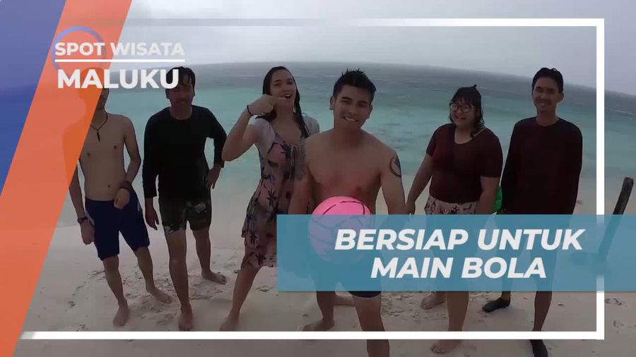 Bersiap untuk Keseruan Bermain Bola di Pulau Molana, Maluku