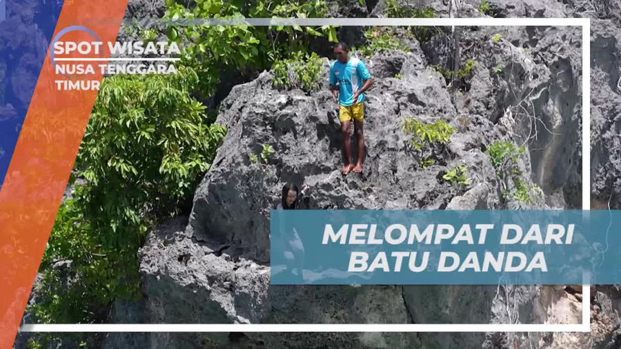 Bersiap Melompat dengan Penuh Semangat dari Batu Danda di Nusa Tenggara Timur